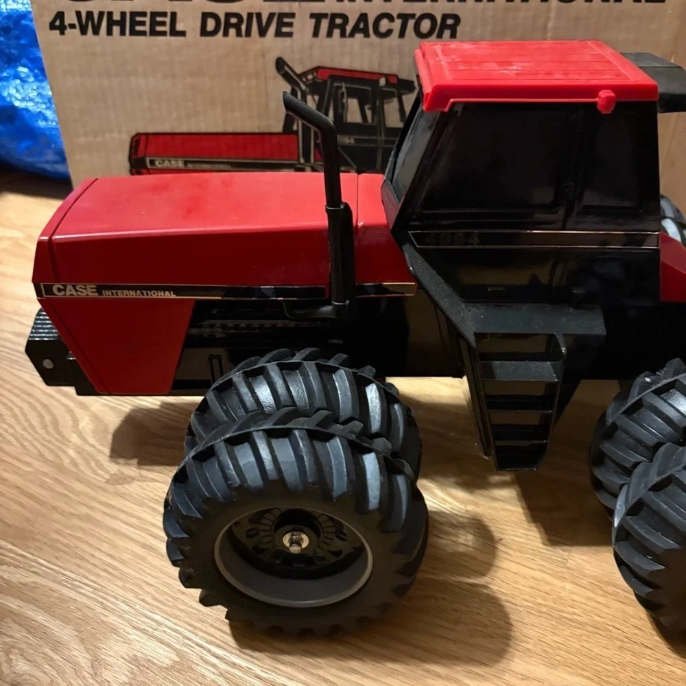 ERTL 1/16 CASE INTERNATIONAL 4994 COLLECTOR TRACTOR 1986 WIDE DUALS W/ Box